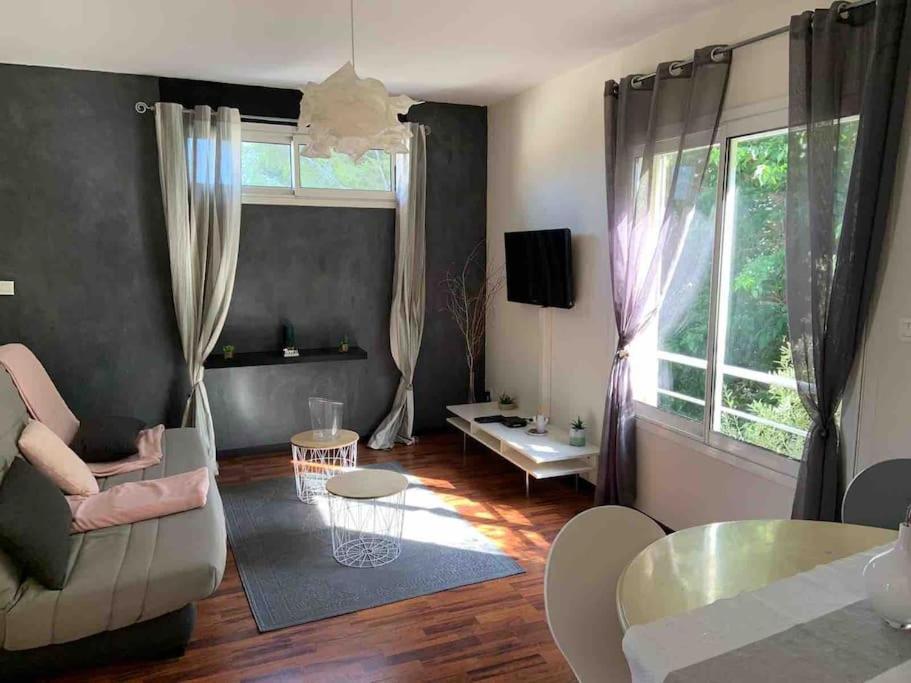 T2 60m2 Avec Terrasse Equipee * La Ciotat